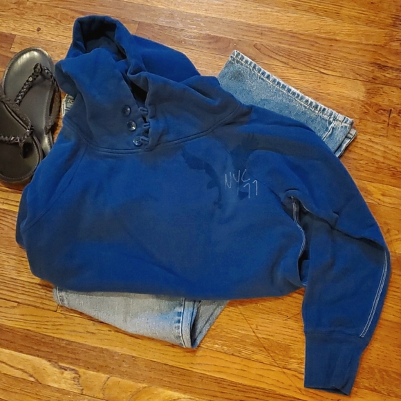 American Eagle Outfitters Tops - AEO sweatshirt